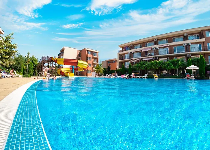 Holiday Garden Resort *